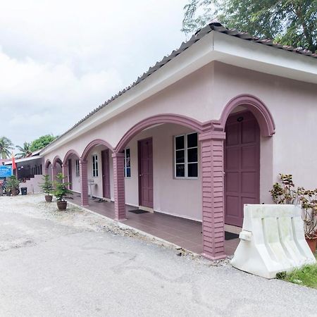 Kampung Guest House Pantai Cenang  Esterno foto