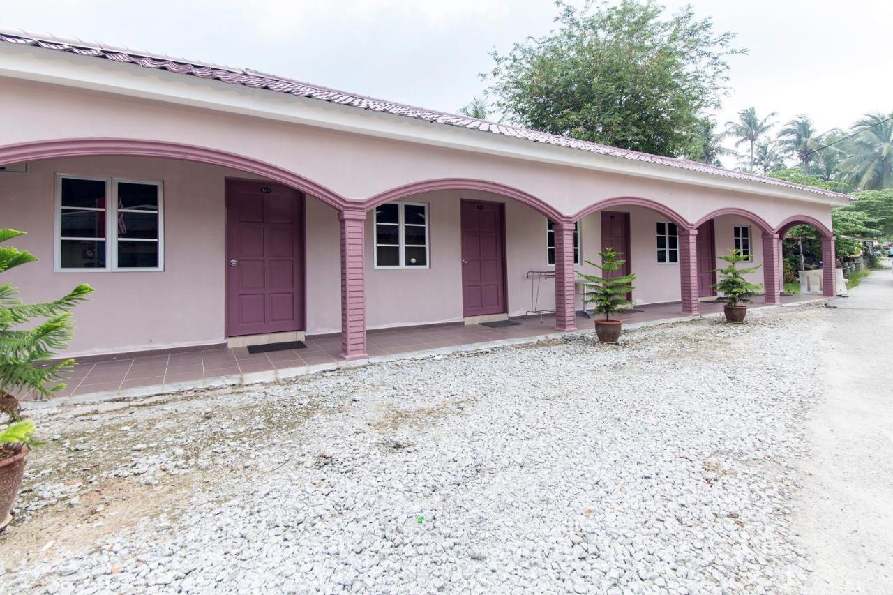 Kampung Guest House Pantai Cenang  Esterno foto