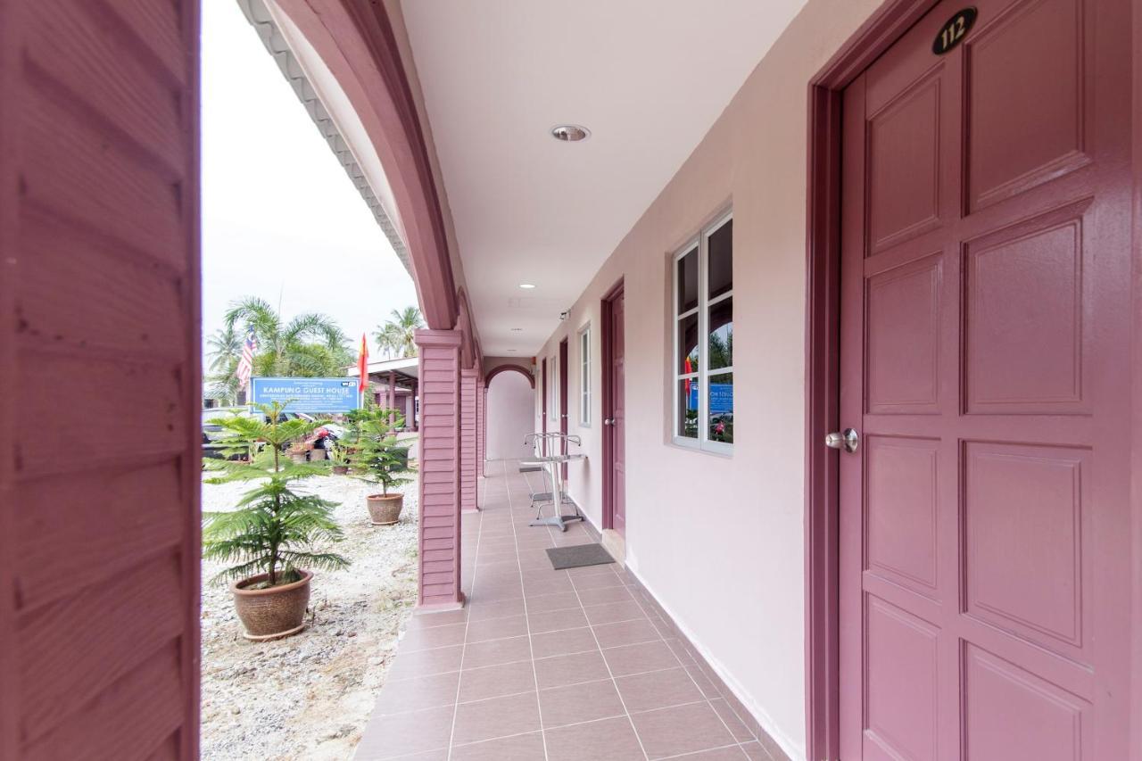 Kampung Guest House Pantai Cenang  Esterno foto