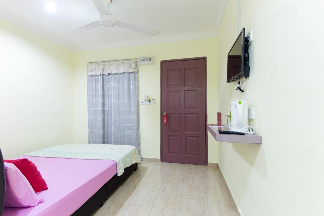 Kampung Guest House Pantai Cenang  Esterno foto