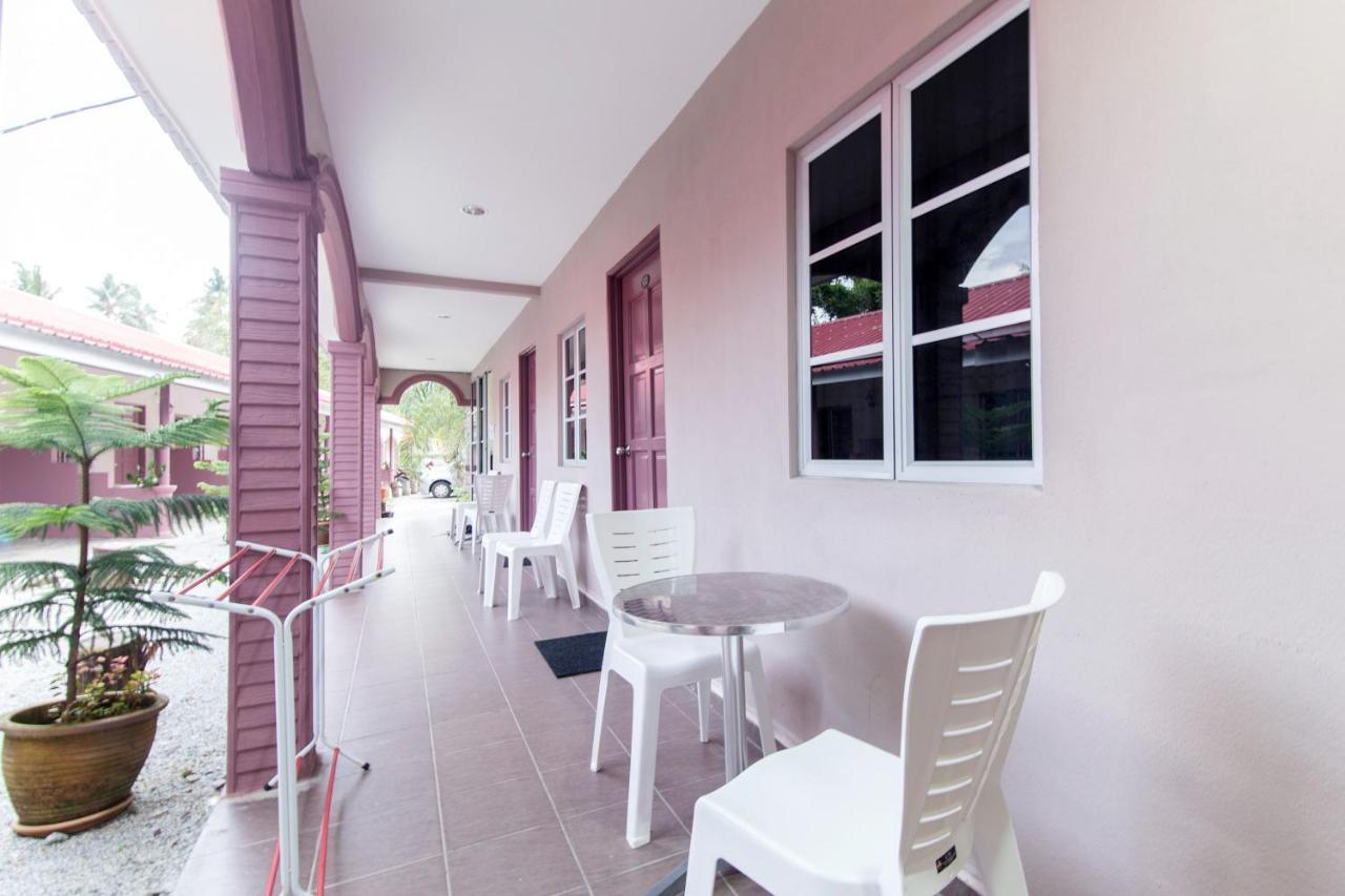Kampung Guest House Pantai Cenang  Esterno foto