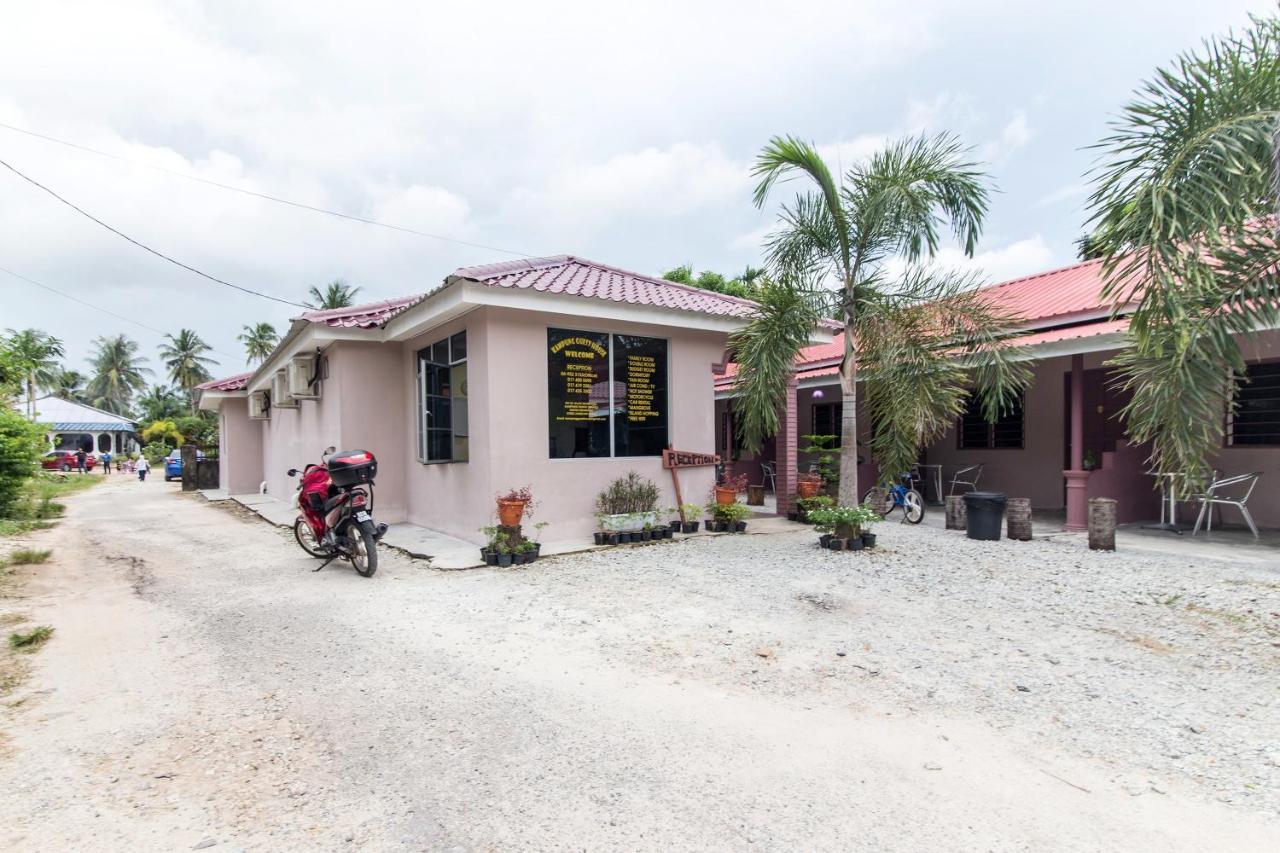 Kampung Guest House Pantai Cenang  Esterno foto